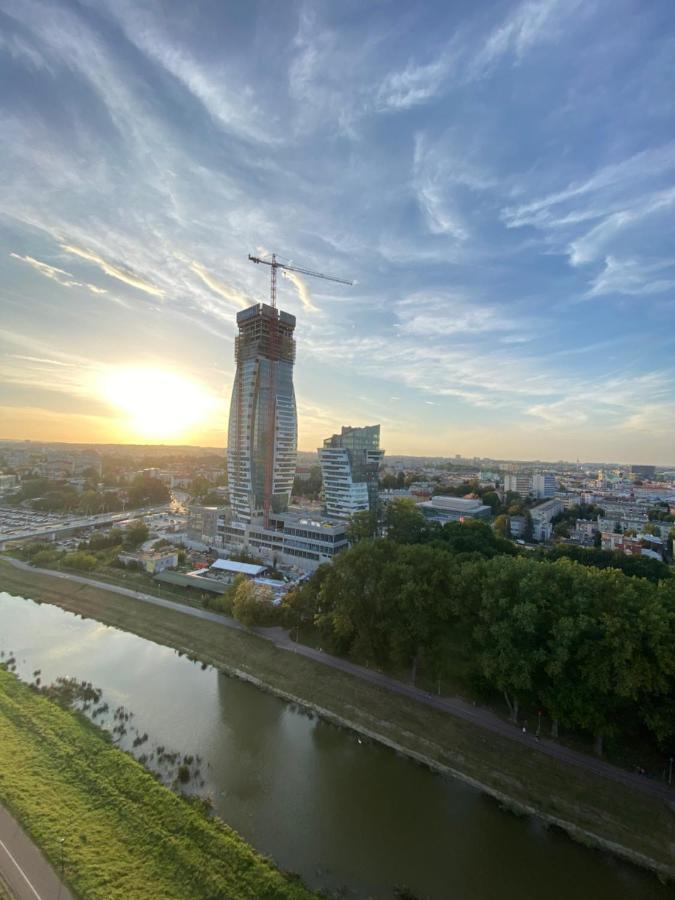 Capital Towers Splendor Apartment *