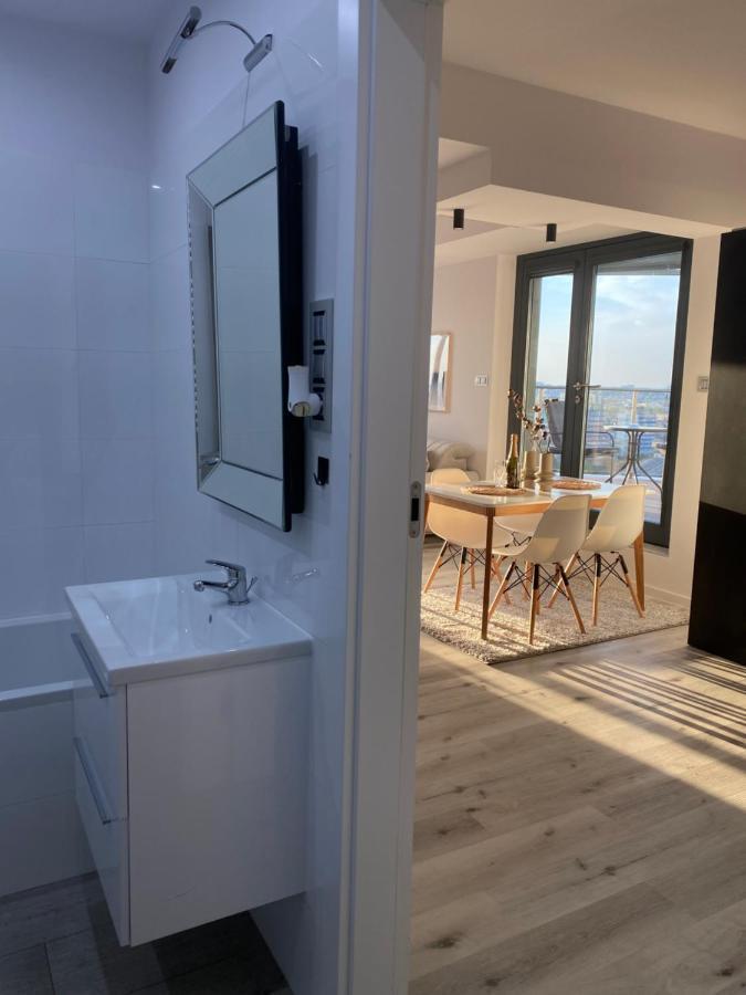 Capital Towers Splendor Apartment *
